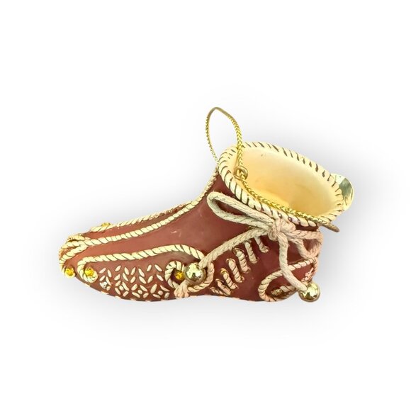 Stepping in Time “Gingerbread Dreams” – Collectible Shoe Ornament by Ashton-Drak - Picture 1 of 8